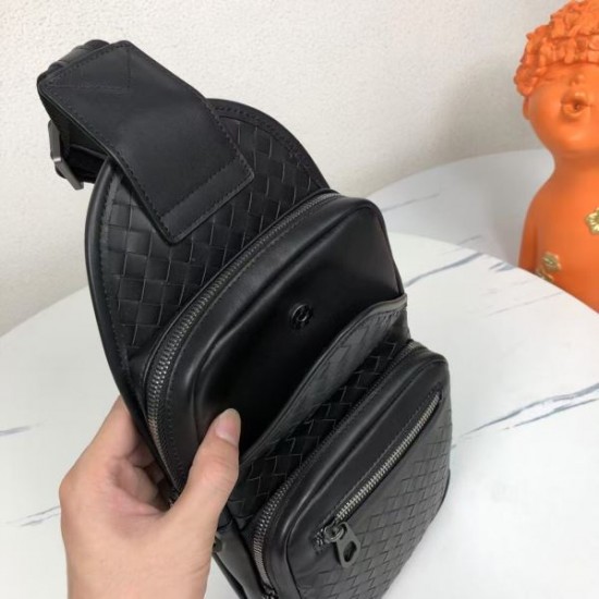 BOTTEGA VENETA ボッテガヴェネタ ボディバッグ 2026新作 愛用者多数の人気モデル