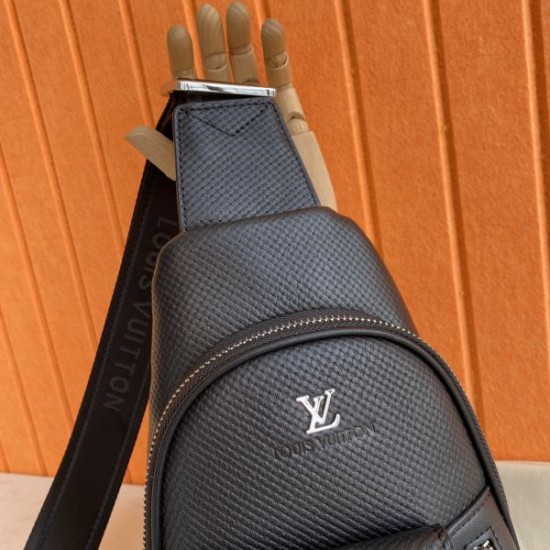 LOUIS VUITTON ルイヴィトン ボディバッグ 2026新作 洗練されたラグジュアリー感