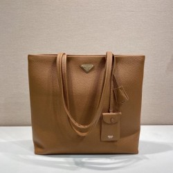 PRADA プラダ ブリーフケース 2026新作 圧倒的存在感の洗練スタイル