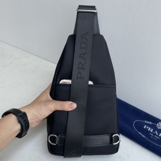 PRADA プラダ ボディバッグ 2026新作 高級感ある人気デザイン