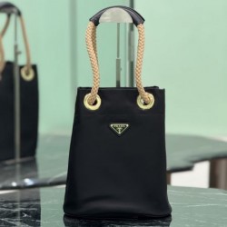 PRADA プラダ トートバッグ 2026新作 春夏入荷の大人気モデル