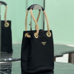 PRADA プラダ トートバッグ 2026新作 春夏入荷の大人気モデル
