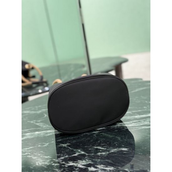 PRADA プラダ トートバッグ 2026新作 春夏入荷の大人気モデル