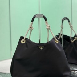 PRADA プラダ トートバッグ 2026新作 高評価の人気アイテム
