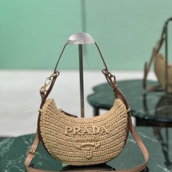 PRADA プラダ トートバッグ 2026新作 コーデの幅が広がる万能デザイン