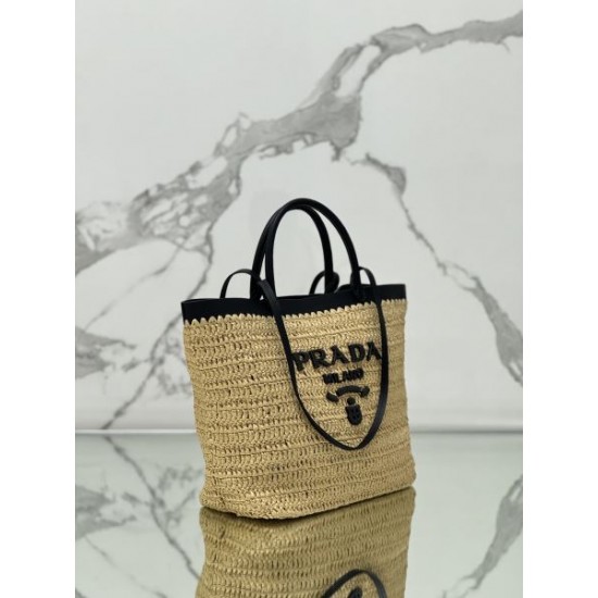 PRADA プラダ トートバッグ 2026新作 注目度抜群のスタイリングアイテム