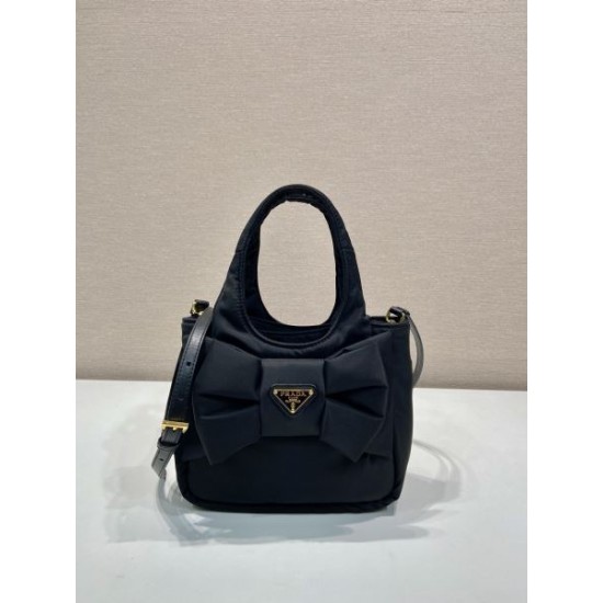 PRADA プラダ ショルダーバッグ 2026新作 春夏新作 奇跡の再入荷モデル