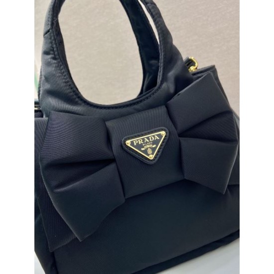 PRADA プラダ ショルダーバッグ 2026新作 春夏新作 奇跡の再入荷モデル