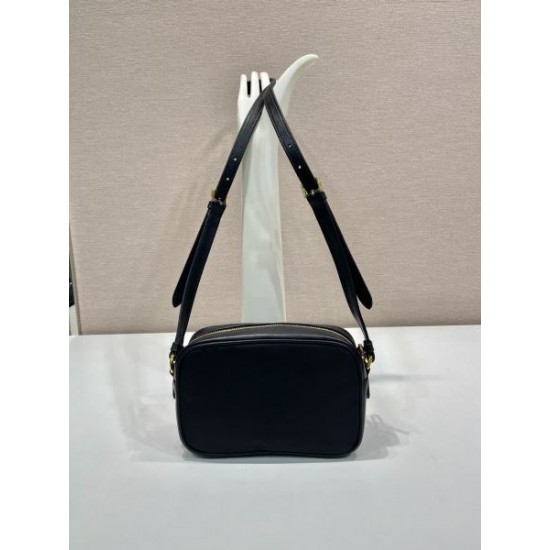 PRADA プラダ ショルダーバッグ 2026新作 使いやすい絶妙サイズ感