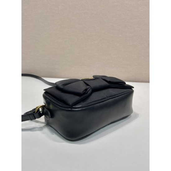 PRADA プラダ ショルダーバッグ 2026新作 使いやすい絶妙サイズ感