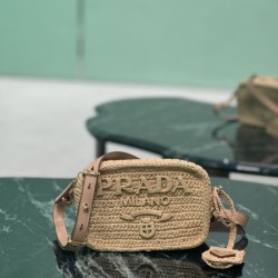 PRADA プラダ ショルダーバッグ 2026新作 雑誌掲載の春夏新作モデル