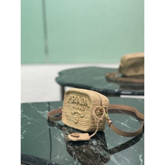PRADA プラダ ショルダーバッグ 2026新作 雑誌掲載の春夏新作モデル