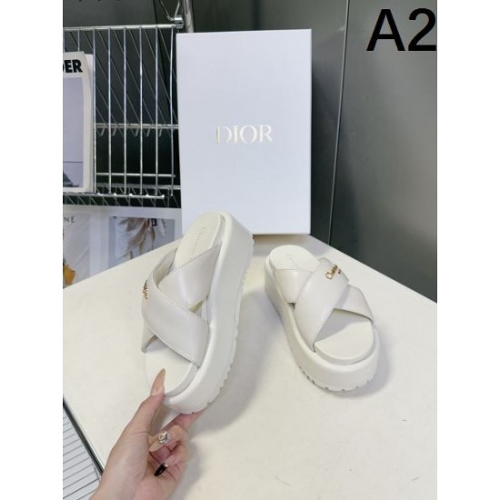 2026新作 サンダル DIOR ディオール 雑誌掲載 話題の春夏新作