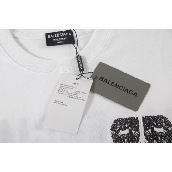 2026新品 半袖Tシャツ BALENCIAGA バレンシアガ 抜群の存在感を放つモダンスタイル