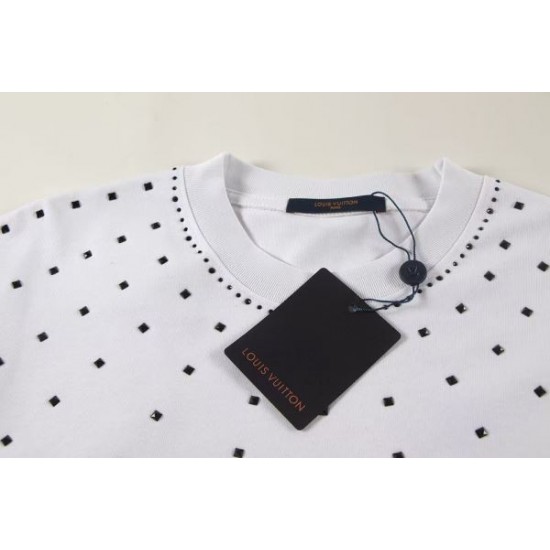2026新品 半袖Tシャツ LOUIS VUITTON  ルイヴィトン 高級感漂う特別プライスモデル