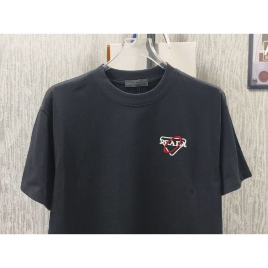 2026春夏新作 PRADA プラダ  人気急上昇！激安価格で春夏新作を手に入れよう