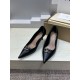 VALENTINO 2026春夏 ヴァレンティノ ハイヒール 上品カラーモデル