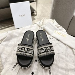DIOR 2026新作 ディオール サンダル・ミュール レディース向け上質モデル