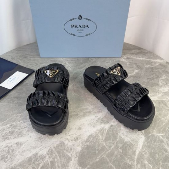 2026春夏 PRADA プラダ サンダル・ミュール 抜け感ある上品スタイル