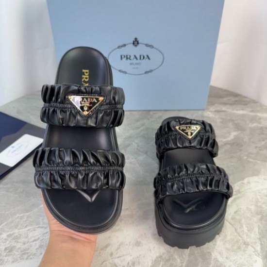 2026春夏 PRADA プラダ サンダル・ミュール 抜け感ある上品スタイル