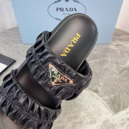 2026春夏 PRADA プラダ サンダル・ミュール 抜け感ある上品スタイル