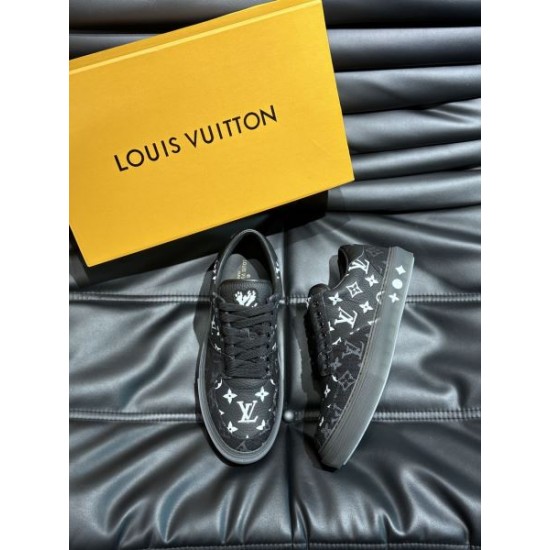 2026最新 LOUIS VUITTON ルイヴィトン スニーカー 平日即納 人気デザイン ブランド靴