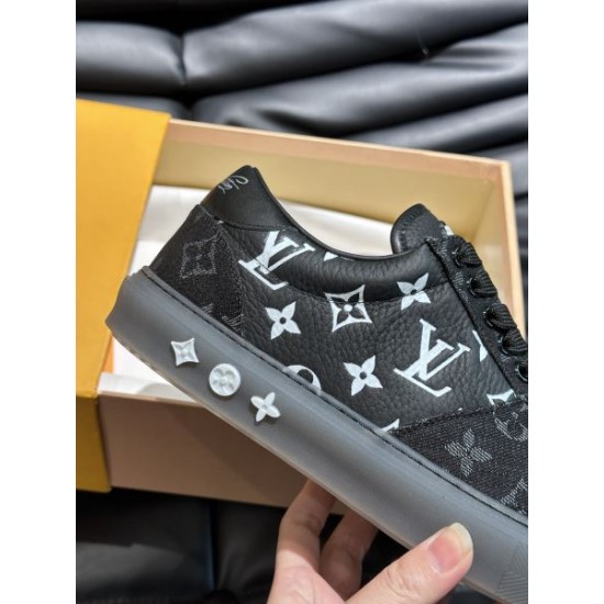 2026最新 LOUIS VUITTON ルイヴィトン スニーカー 平日即納 人気デザイン ブランド靴