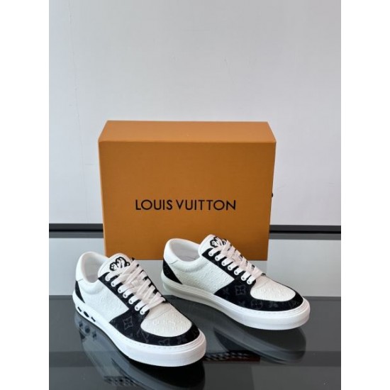 2026最新作 夏コーデ注目 LOUIS VUITTON ルイヴィトン スニーカー 春夏トレンドアイテム