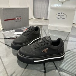2026最新作 人気モデル PRADA プラダ スニーカー トレンドシューズ カジュアルコーデ