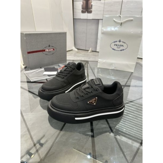 2026最新作 人気モデル PRADA プラダ スニーカー トレンドシューズ カジュアルコーデ