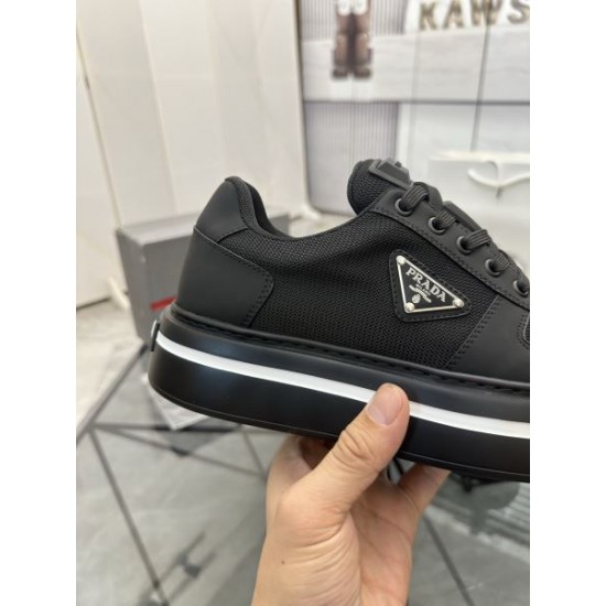 2026最新作 人気モデル PRADA プラダ スニーカー トレンドシューズ カジュアルコーデ