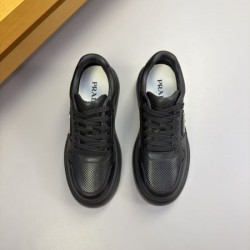2026春夏注目アイテム PRADA プラダ スニーカー 春夏コーデ カジュアルシューズ