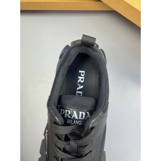2026春夏新作 夏コーデを彩る PRADA プラダ スニーカー トレンドアイテム