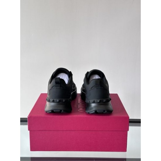 2026最新 流行注目ブランド VALENTINO ヴァレンティノ スニーカー トレンド靴