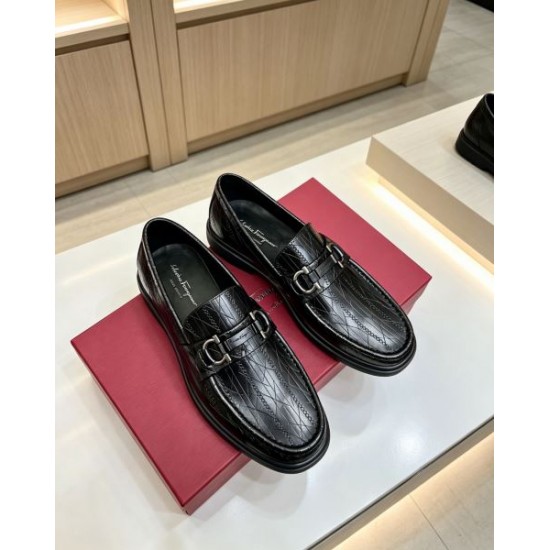 2026最新 カジュアル感ある着こなし FERRAGAMO サルヴァトーレ フェラガモ ビジネスシューズ