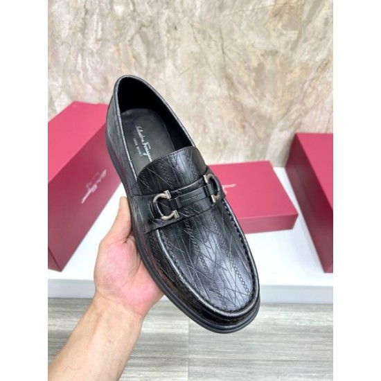 2026最新 カジュアル感ある着こなし FERRAGAMO サルヴァトーレ フェラガモ ビジネスシューズ