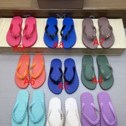 2026春夏新作 夏気分を彩る CHRISTIAN LOUBOUTIN クリスチャンルブタン サンダル 高級感