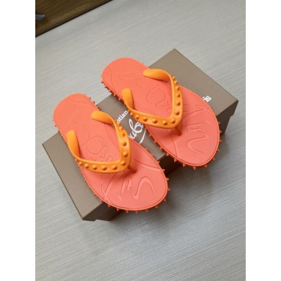 2026春夏新作 夏気分を彩る CHRISTIAN LOUBOUTIN クリスチャンルブタン サンダル 高級感