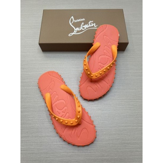 2026春夏新作 夏気分を彩る CHRISTIAN LOUBOUTIN クリスチャンルブタン サンダル 高級感