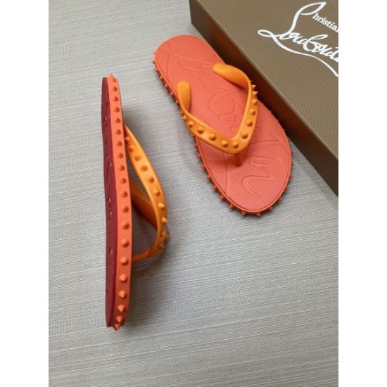 2026春夏新作 夏気分を彩る CHRISTIAN LOUBOUTIN クリスチャンルブタン サンダル 高級感