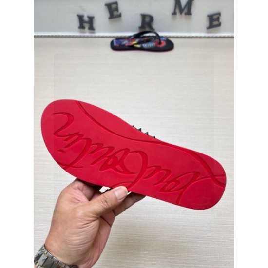 2026最新 夏注目アイテム CHRISTIAN LOUBOUTIN クリスチャンルブタン サンダル トレンドシューズ