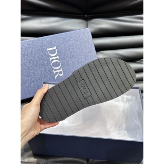 2026新作 リラックス感ある DIOR ディオール サンダル 快適サマースタイル