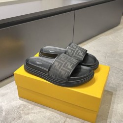 2026最新 話題のモデル FENDI フェンディ サンダル 春夏コーデ ブランド靴