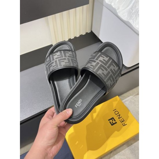 2026最新 話題のモデル FENDI フェンディ サンダル 春夏コーデ ブランド靴