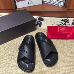 2026春夏新作 高評価モデル VALENTINO ヴァレンティノ サンダル 人気ブランド靴
