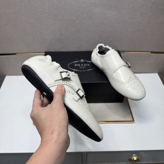 2025FW メンズ カジュアルシューズ PRADA プラダ 冬気分を盛り上げる一足が登場
