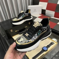 2025FW メンズ カジュアルシューズ VERSACE ヴェルサーチェ 存在感絶大！注目のスタイル