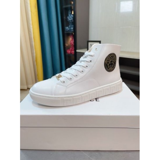 2025FW メンズ カジュアルシューズ VERSACE ヴェルサーチェ 超レアな入手困難品が登場