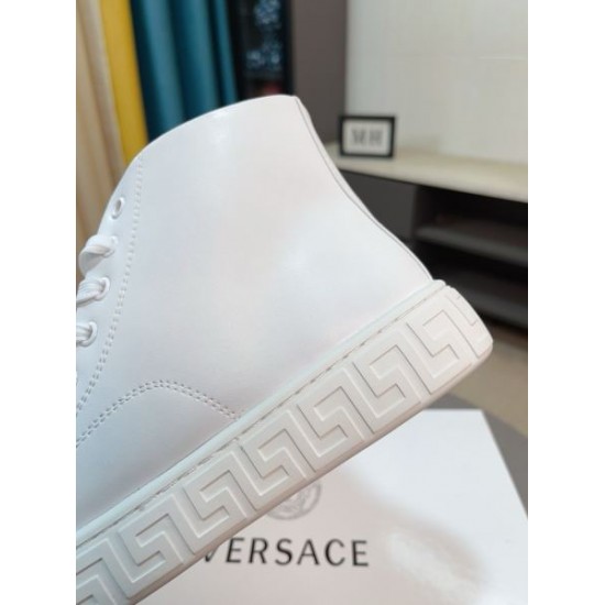 2025FW メンズ カジュアルシューズ VERSACE ヴェルサーチェ 超レアな入手困難品が登場