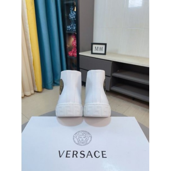 2025FW メンズ カジュアルシューズ VERSACE ヴェルサーチェ 超レアな入手困難品が登場